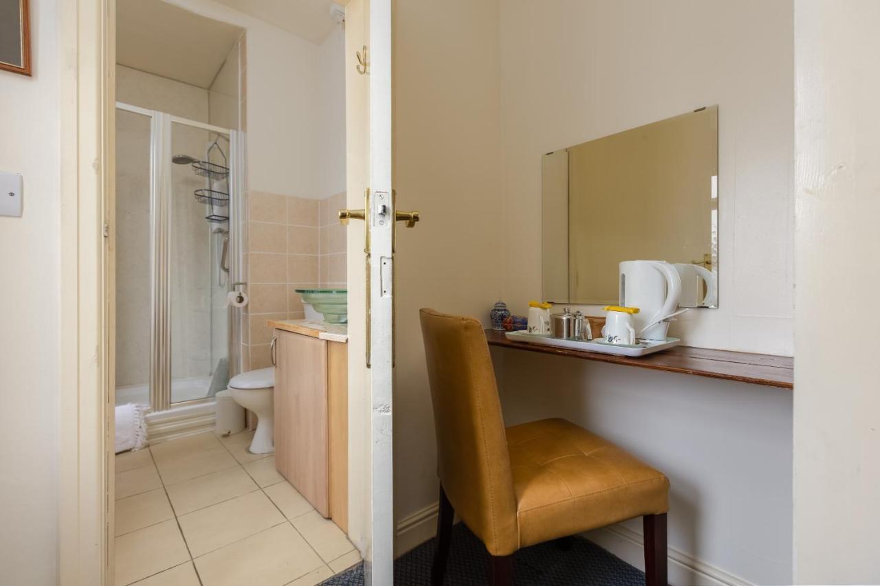 Bed & Breakfast Crossways 3*