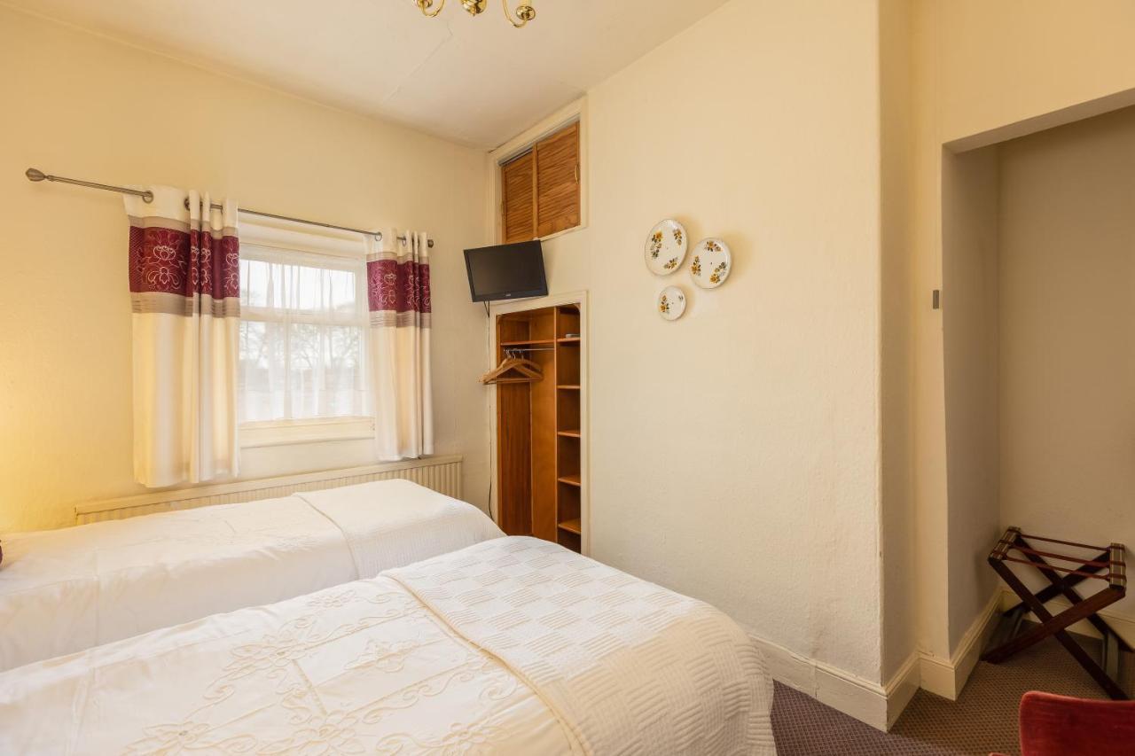 Crossways Bed & Breakfast 3*