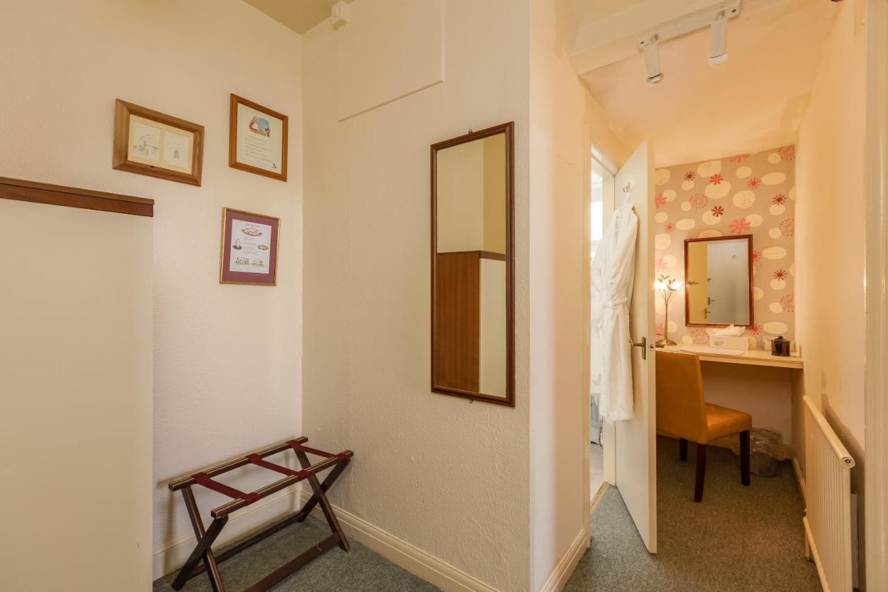 Crossways 3*
